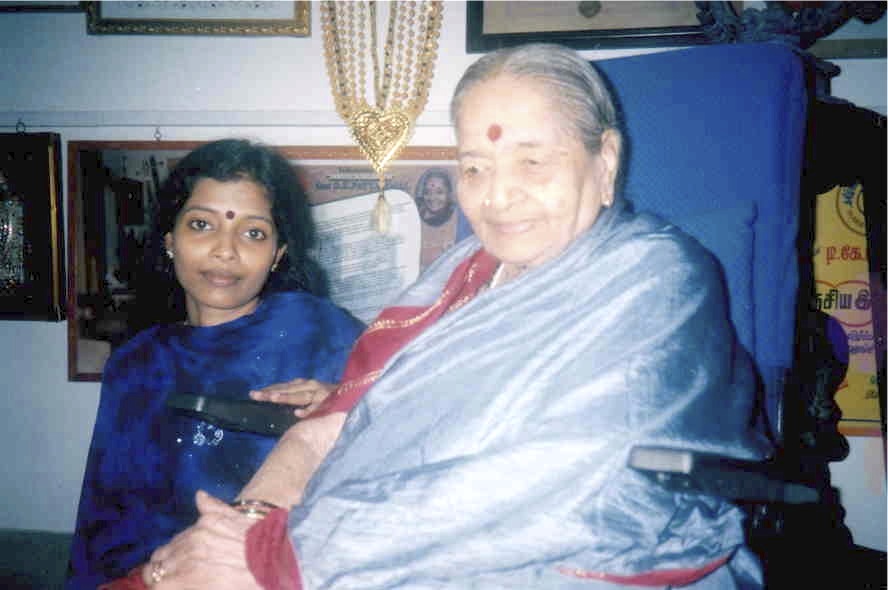 K.S. Resmi with Sangeeta Kalanidhi D.K. Pattammal, 2002